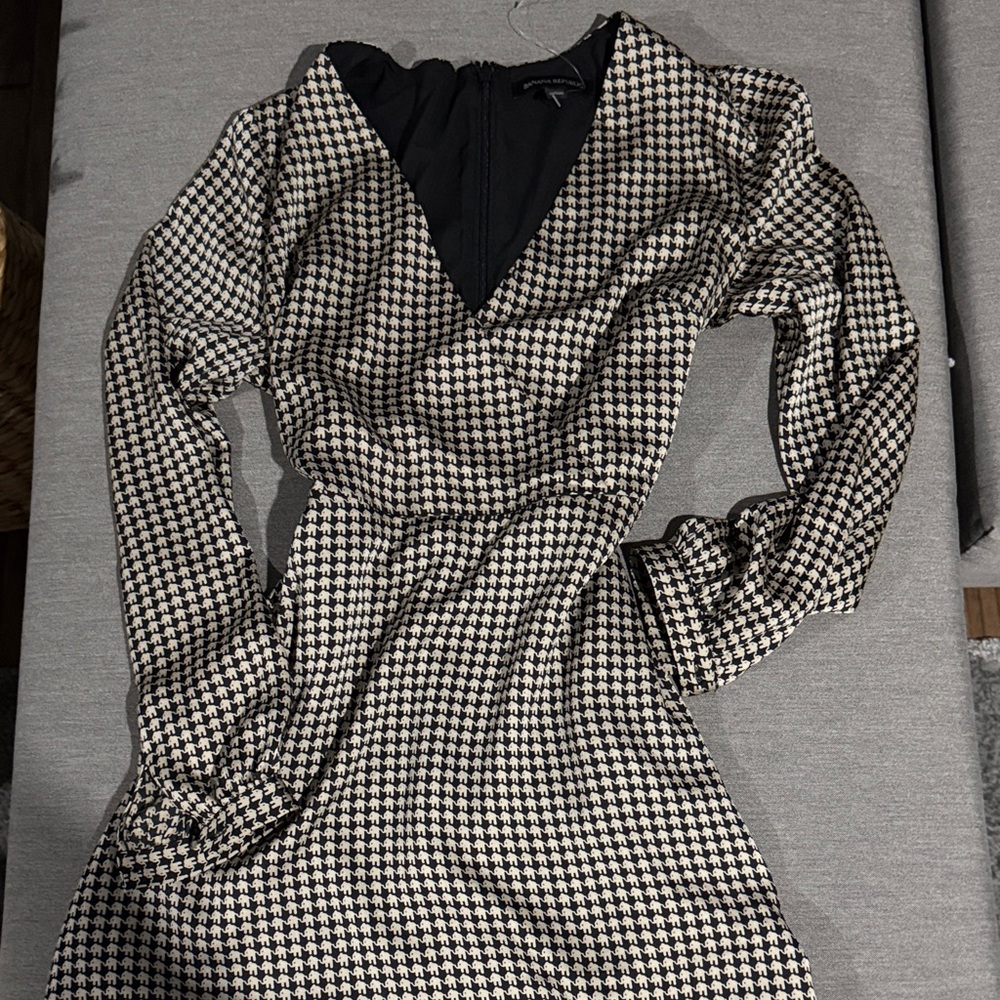 Banana Republic Long Sleeve Dress